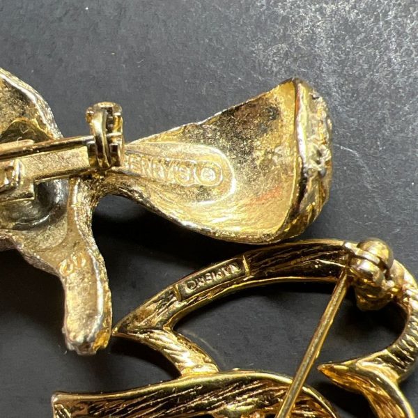 Assorted Cats Butterflies Rhinestone Squirrel Brooches & Pins Lot - Image 9