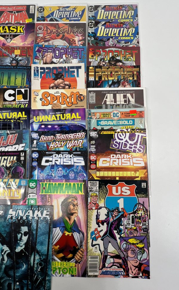 Collectible DC & Others 80s-00s Comic Books Lot Outsiders Batman Detective Kaiju - Image 4