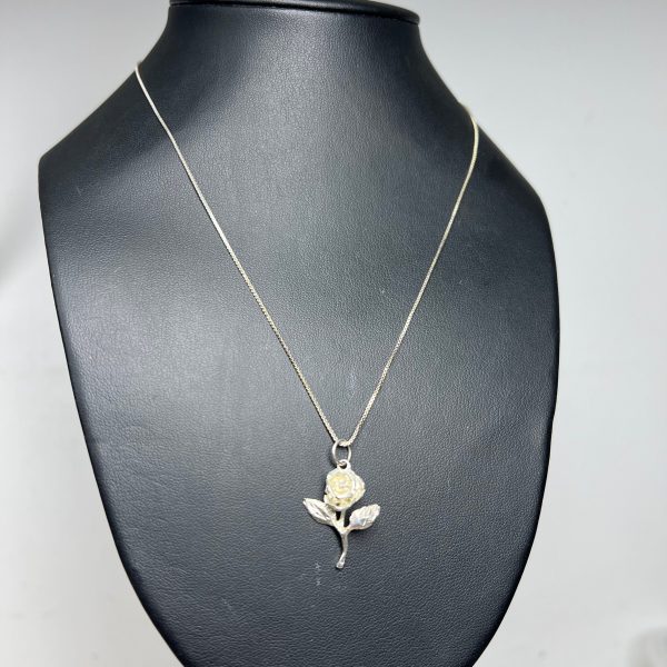 925 Sterling Silver Rose Pendant Charm Necklace 3.8g