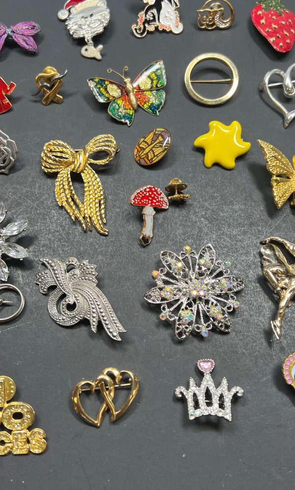 Assorted Cats Butterflies Rhinestone Squirrel Brooches & Pins Lot - Image 5