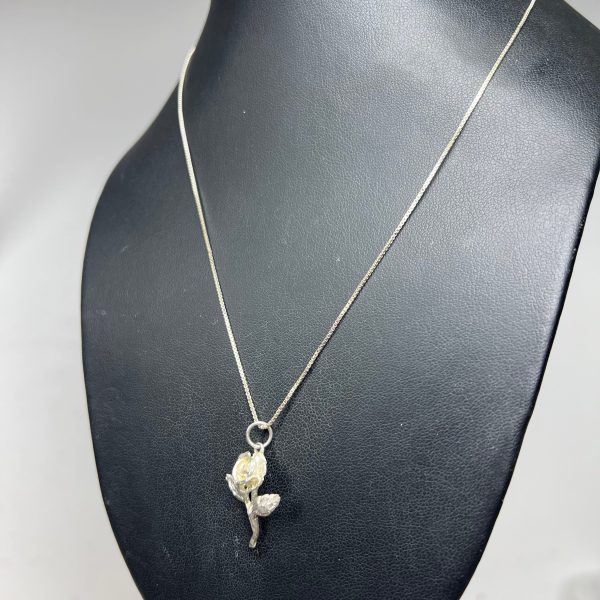 925 Sterling Silver Rose Pendant Charm Necklace 3.8g - Image 2
