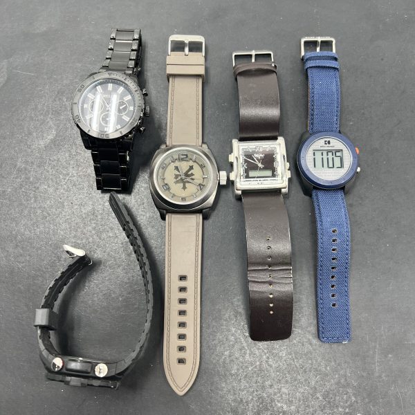 Lot of 5 Mens Watches Coleman Relic Mossimo *Not Tested - Image 6