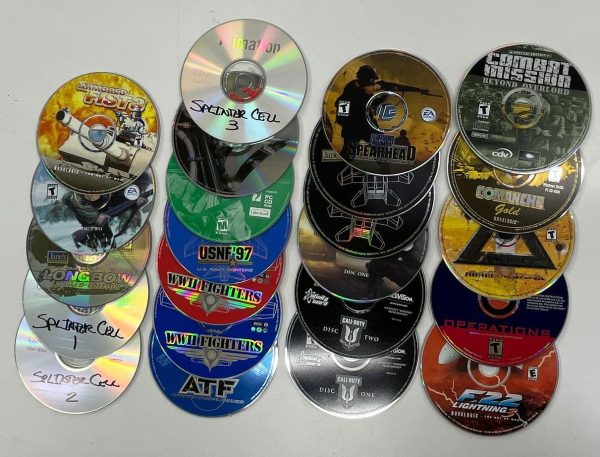 Black Travel Book of Game Discs Splinter Cell 1-3 Comanche Gold WWII Fighters - Image 2