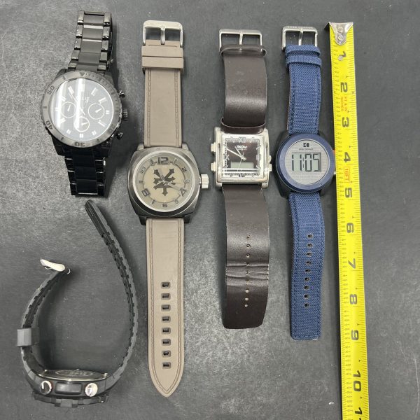 Lot of 5 Mens Watches Coleman Relic Mossimo *Not Tested - Image 8